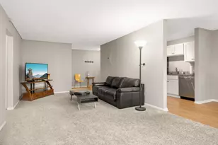 1304 W Medicine Lake Dr, Plymouth, MN 55441 - Photo 8