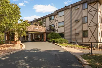 1304 W Medicine Lake Drive #202, Plymouth, MN 55441 - Photo 2