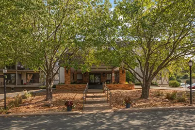 1304 W Medicine Lake Drive #202, Plymouth, MN 55441 - Photo 4