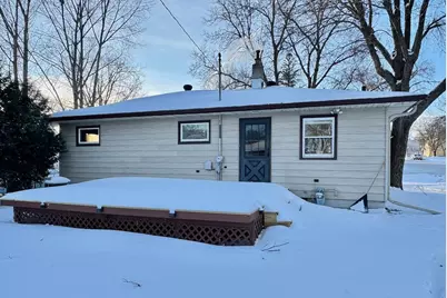 926 N Aurdal Avenue, Fergus Falls, MN 56537 - Photo 6