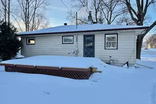 926 N Aurdal Ave, Fergus Falls, MN 56537 - Photo 6