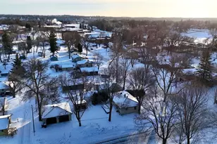 926 N Aurdal Ave, Fergus Falls, MN 56537 - Photo 4