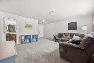 413 Hampton Dr W, Moorhead, MN 56560 - Photo 40