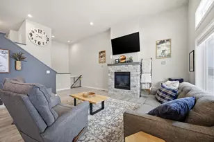 413 Hampton Dr W, Moorhead, MN 56560 - Photo 12