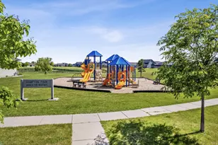 413 Hampton Dr W, Moorhead, MN 56560 - Photo 44