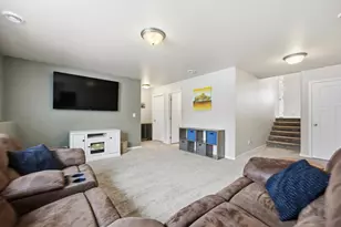 413 Hampton Dr W, Moorhead, MN 56560 - Photo 38