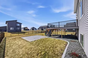 413 Hampton Dr W, Moorhead, MN 56560 - Photo 2