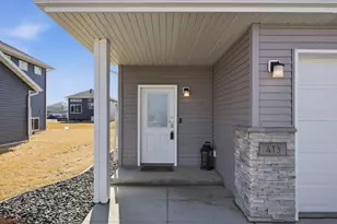 413 Hampton Dr W, Moorhead, MN 56560 - Photo 8