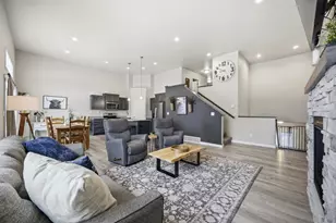 413 Hampton Dr W, Moorhead, MN 56560 - Photo 14