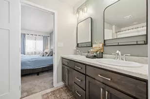 413 Hampton Dr W, Moorhead, MN 56560 - Photo 26