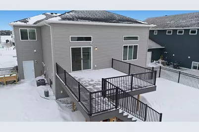 413 Hampton Drive W, Moorhead, MN 56560 - Photo 2