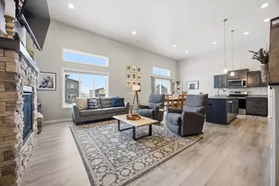 413 Hampton Drive W, Moorhead, MN 56560 - Photo 8