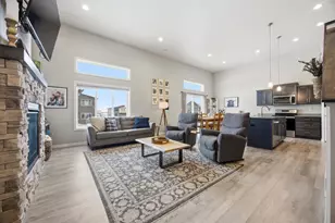 413 Hampton Dr W, Moorhead, MN 56560 - Photo 8