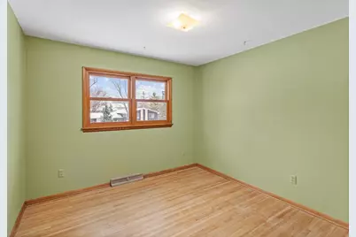 3840 Leslee Curve, Chanhassen, MN 55331 - Photo 16