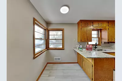 2092 Bush Avenue E, Saint Paul, MN 55119 - Photo 4