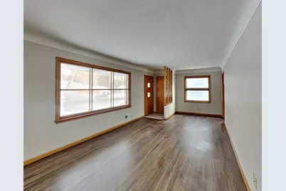 2092 Bush Avenue E, Saint Paul, MN 55119 - Photo 2