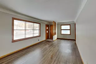 2092 Bush Ave E, Saint Paul, MN 55119 - Photo 2