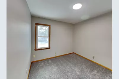 2092 Bush Avenue E, Saint Paul, MN 55119 - Photo 8