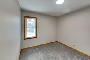 2092 Bush Ave E, Saint Paul, MN 55119 - Photo 8