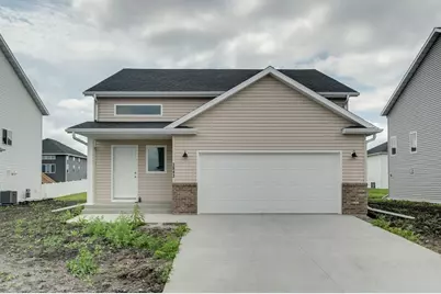 3843 19th Street S, Moorhead, MN 56560 - Photo 2