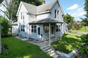 1651 4th St E, Saint Paul, MN 55106 - Photo 2