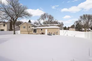 7501 W 100th St, Bloomington, MN 55438 - Photo 2