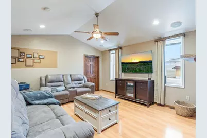 229 Wisconsin Avenue SW, Staples, MN 56479 - Photo 4