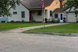 204 S Dayton Ave, Parkers Prairie, MN 56361 - Photo 4