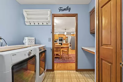 8593 Coachmans Lane, Eden Prairie, MN 55347 - Photo 24