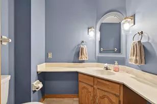 8593 Coachmans Ln, Eden Prairie, MN 55347 - Photo 12