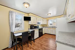 406 E Ciro St, Truman, MN 56088 - Photo 8