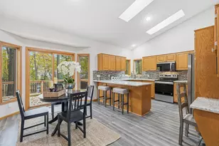 14872 Oakwood Pl, Savage, MN 55378 - Photo 12