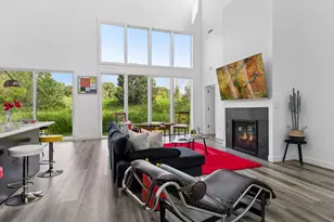 1021 Gardner St E, Wayzata, MN 55391 - Photo 14