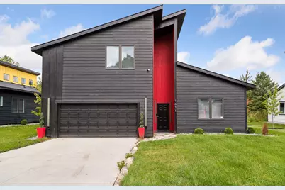 1021 Gardner Street E, Wayzata, MN 55391 - Photo 1