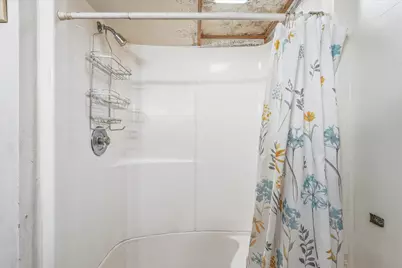 6337 Indiana Avenue N, Brooklyn Center, MN 55429 - Photo 32