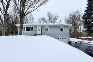 2859 Parker Rd, Saint Cloud, MN 56301 - Photo 2