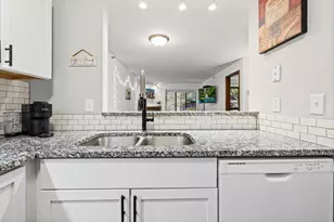 7618 York Ave S, Edina, MN 55435 - Photo 12