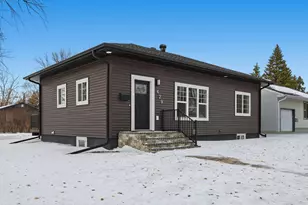 429 18th St S, Moorhead, MN 56560 - Photo 2