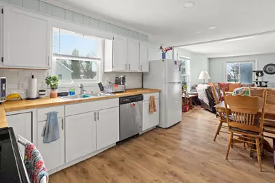 310 23rd Street S, Fargo,  58103 - Photo 8