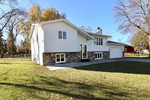 1209 63rd Ave N, Moorhead, MN 56560 - Photo 4