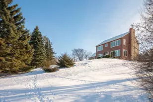 608 18th St SW, Rochester, MN 55902 - Photo 4