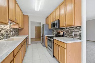 600 Greenhaven Dr, Burnsville, MN 55306 - Photo 4