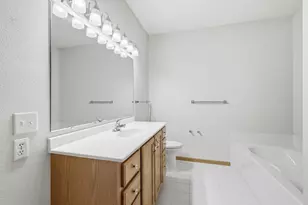 600 Greenhaven Dr, Burnsville, MN 55306 - Photo 18