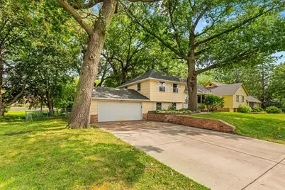 262 N Star Lane, Circle Pines, MN 55014 - Photo 2