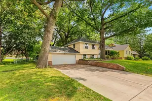 262 N Star Ln, Circle Pines, MN 55014 - Photo 2