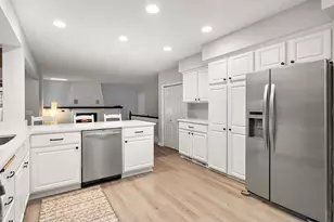 7493 Berkshire Way, Maple Grove, MN 55311 - Photo 4