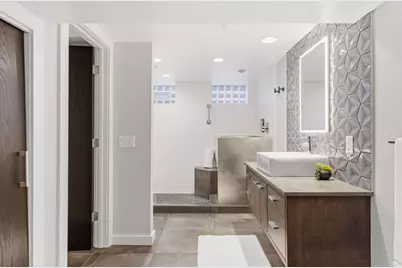 44 Thomas Avenue S, Minneapolis, MN 55405 - Photo 28