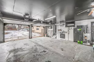 811 E 5th St, Blue Earth, MN 56013 - Photo 36