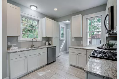 2056 Summit Avenue, Saint Paul, MN 55105 - Photo 10