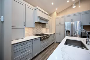 384 Valley Oaks Dr, Winona, MN 55987 - Photo 8